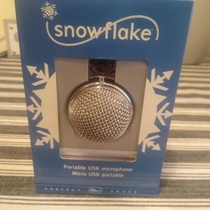 Snowflake portable microphone